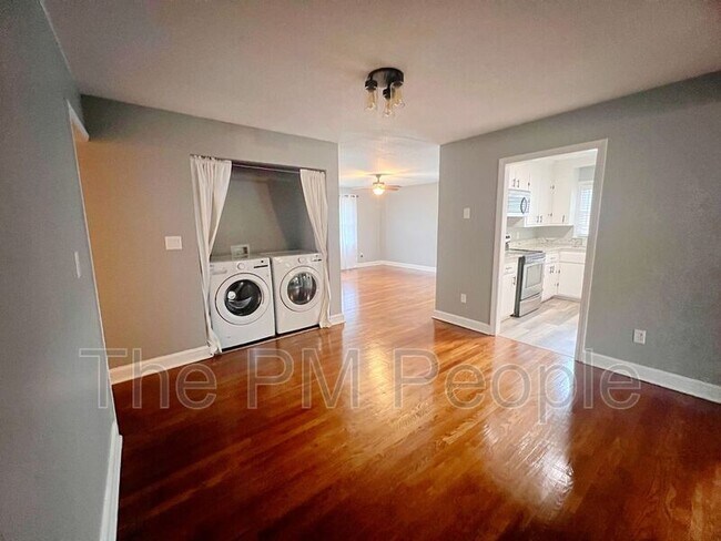 Building Photo - 34 Fleetwood Dr