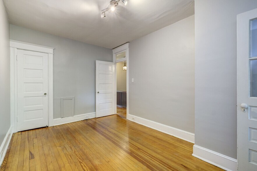 Upper Floor - Bedroom #2 - Size: 9' x 14', 126 sq/ft - 237 11th ST SE