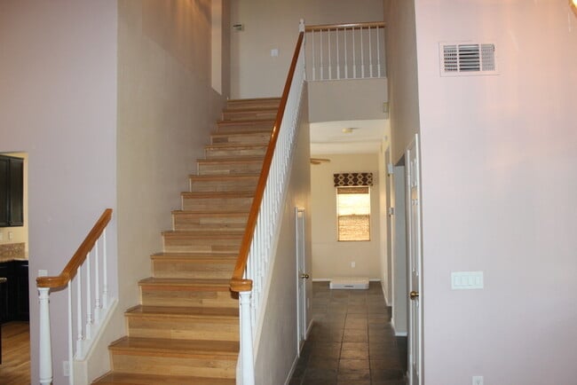Building Photo - 1253 Taft Ln