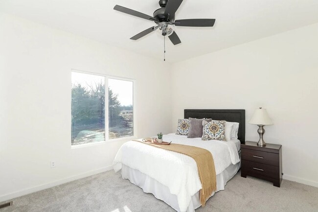 Building Photo - 5314-5316 Pinecrest