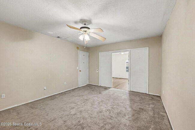Building Photo - 1202 Linmoor Cir NE