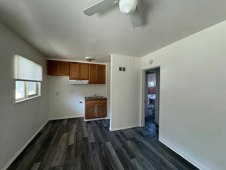 Building Photo - 3624 E Colorado Blvd