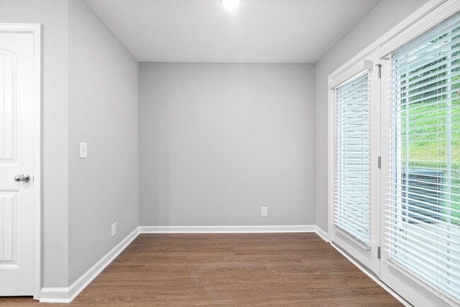 Building Photo - Pet Friendly Two Bedroom!