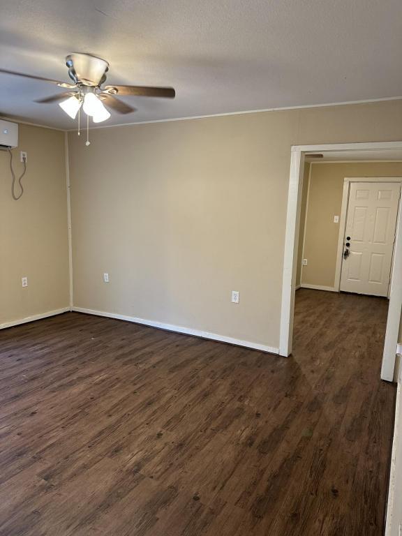 Building Photo - 804 Ave I