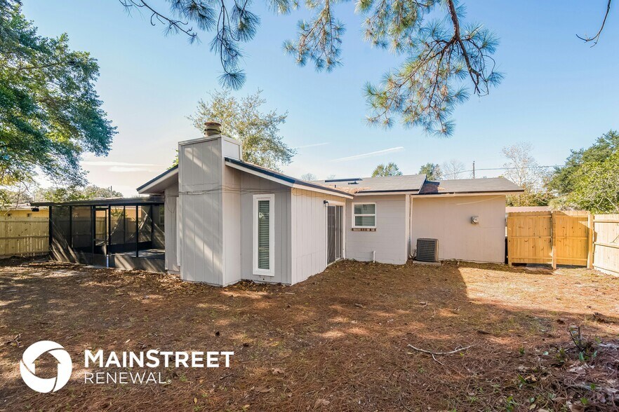 Building Photo - 5027 McManus Dr