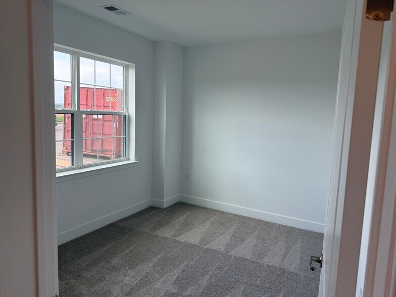 Building Photo - 2108 Jacob Francis Way