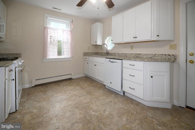Building Photo - 12335 Rousby Hall Rd