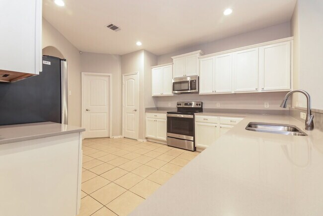 Building Photo - 1813 Cedar Wood Trail