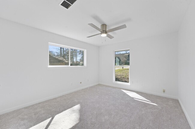 Building Photo - 205 Elmwood St