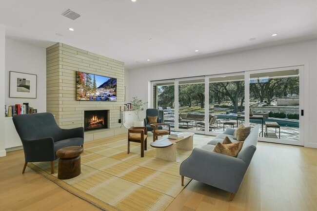 Building Photo - 5101 Cuesta Verde