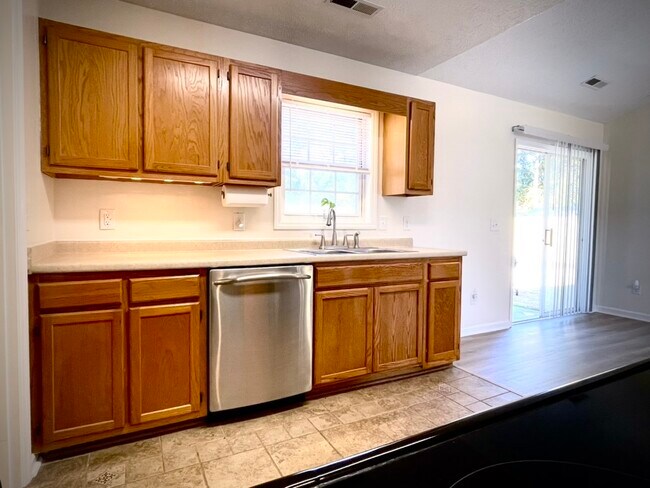 Building Photo - 1005 Gordon Woods Rd