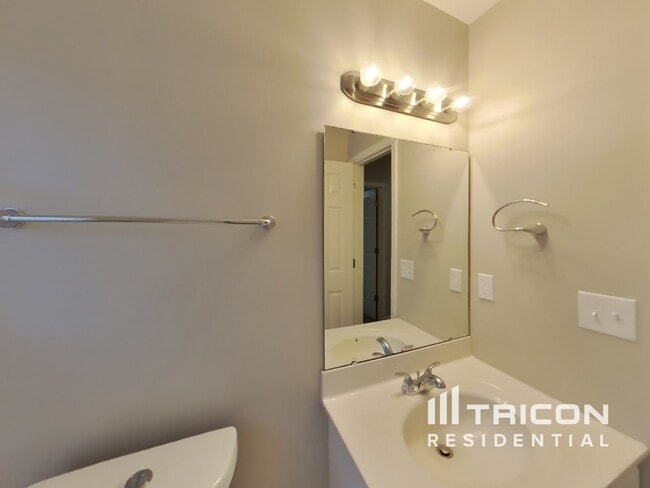 Building Photo - 321 Lingonberry Dr