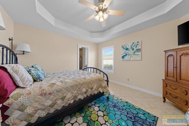 Building Photo - 22 Laguna Madre Dr