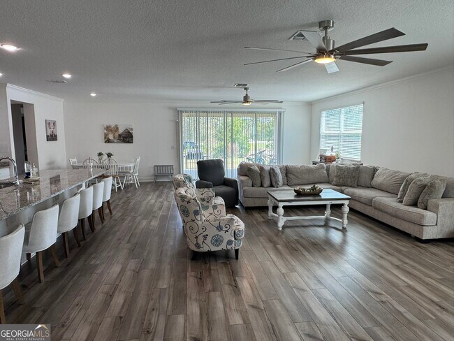 Building Photo - 205 Starboard Ct