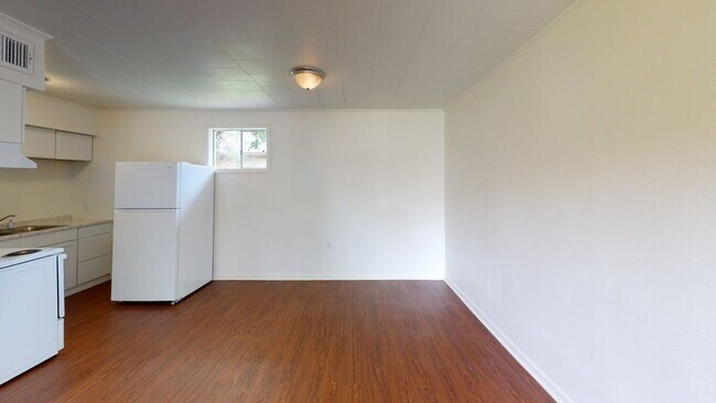 Building Photo - 1418 Lynn Street, Unit 21
