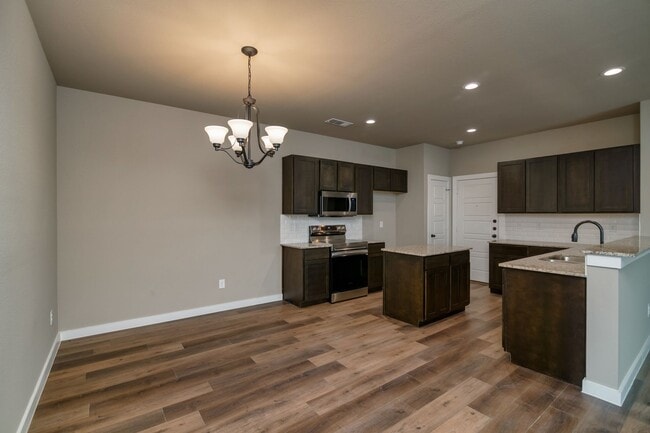Building Photo - GORGEOUS 3 BEDROOM DUPLEX LOCATED IN MIDLOTHIAN ISD!