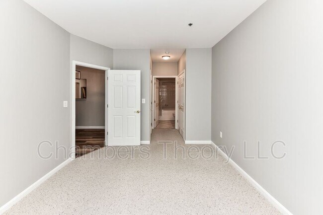 Building Photo - 1851 Stratford Park Pl