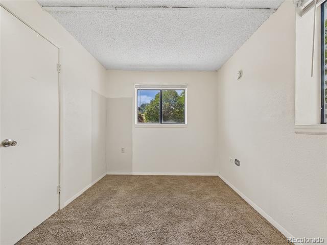 Building Photo - 904 S Uravan St