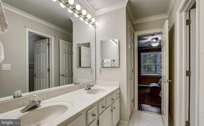 Building Photo - 13731 Canal Vista Ct