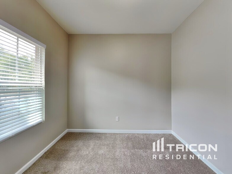 Building Photo - 4286 Traipse Path