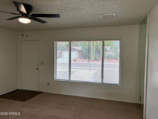 Building Photo - 4831 W Juniper Ave