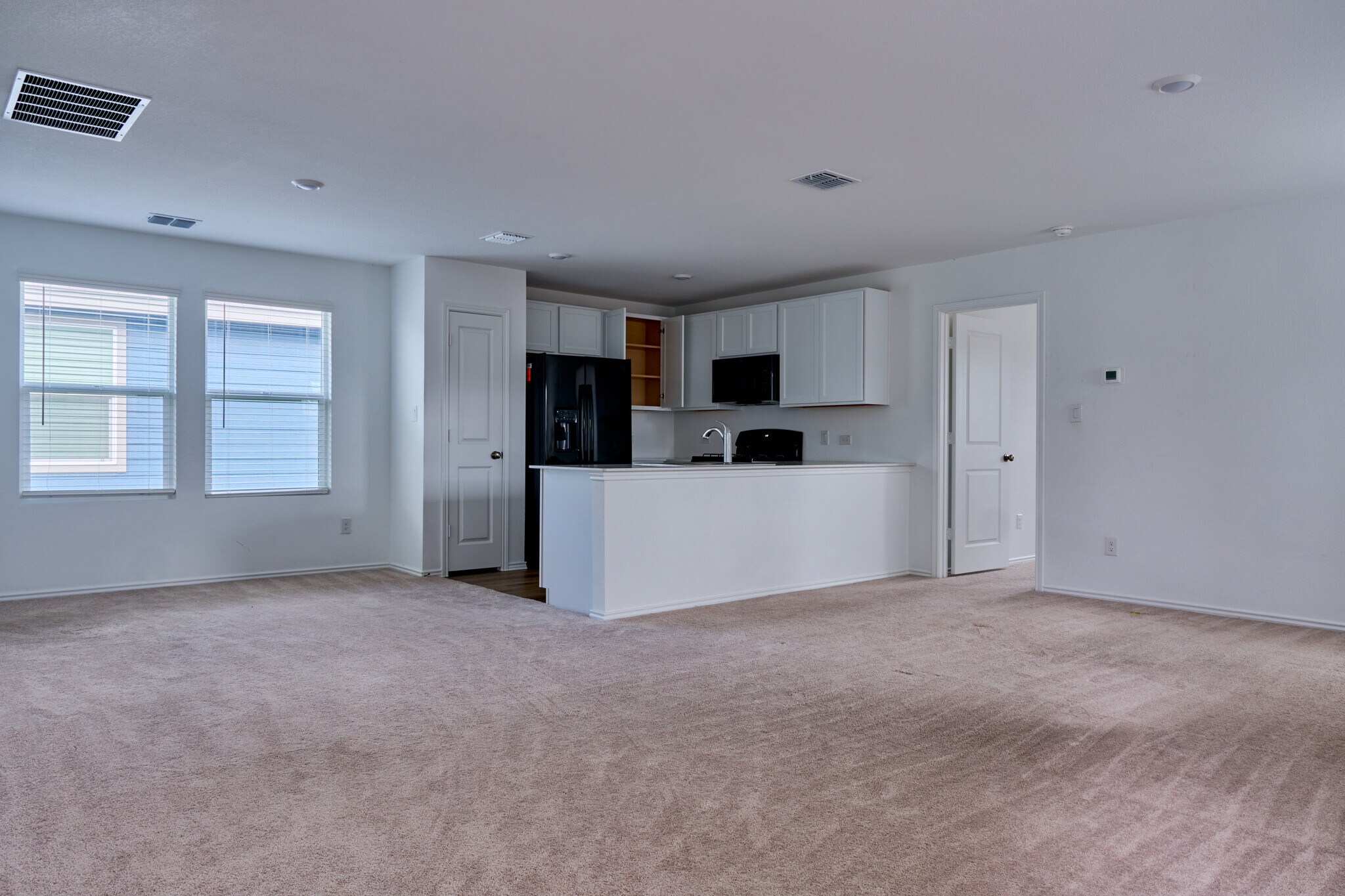 Building Photo - 160 Avre Loop