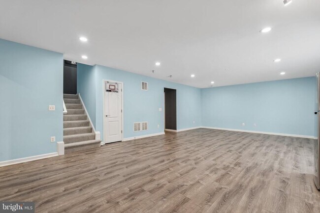 Building Photo - 41741 Stonecutter St