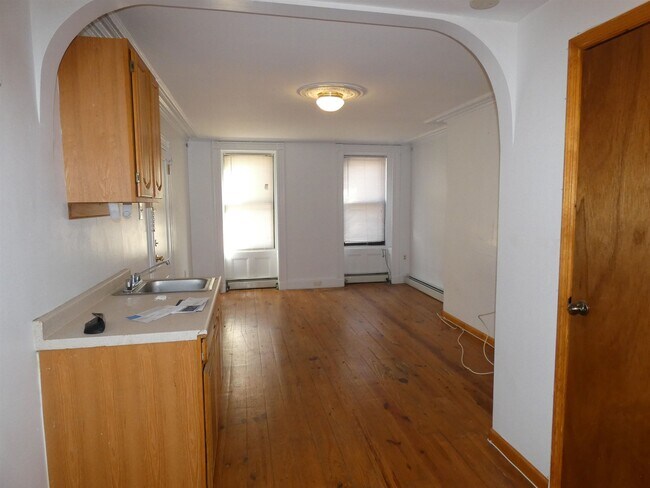 Building Photo - 936 Willow Ave