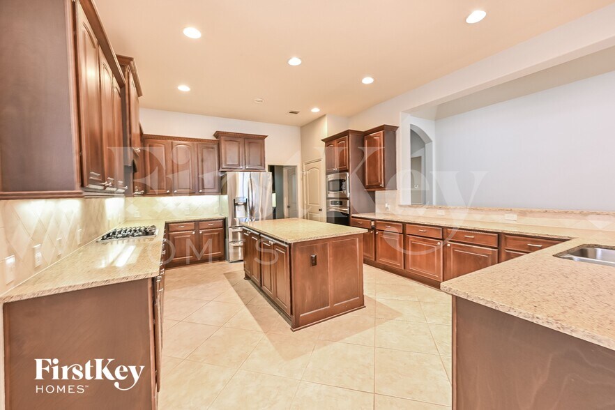 Building Photo - 18631 Minden Oaks Dr
