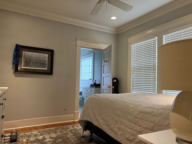 Building Photo - 3520 Lee Ave