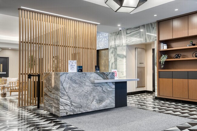 Building Photo - 612 Flower St