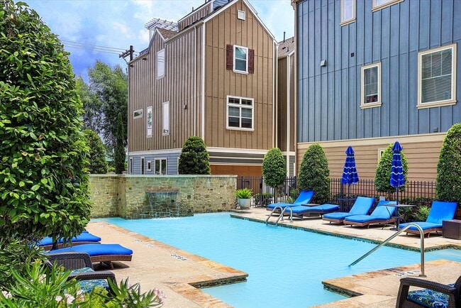Building Photo - 704 N Shepherd Dr