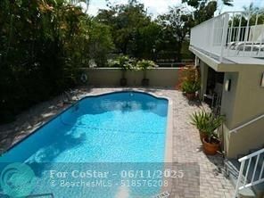 Building Photo - 1050 SE 15th St