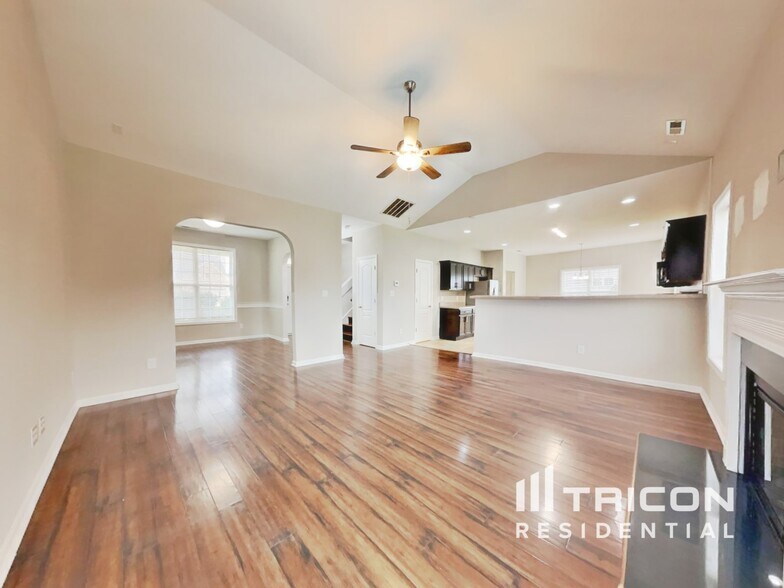Building Photo - 115 Battery Way
