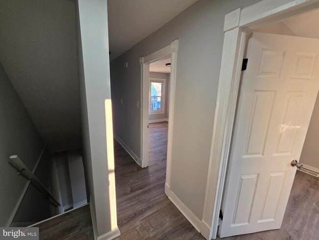 Building Photo - 110 N 4th St.