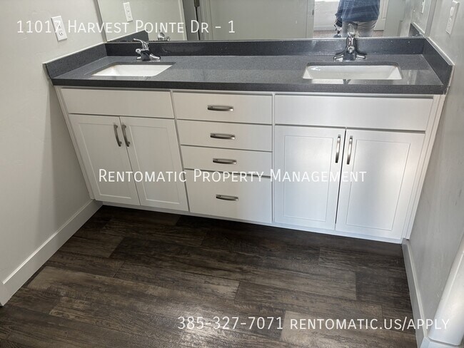 Building Photo - 11017 Harvest Pointe Dr