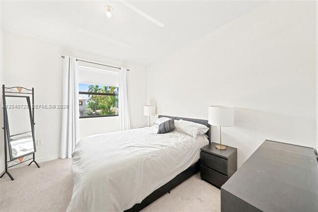 Building Photo - 25540 SW 108th Ave