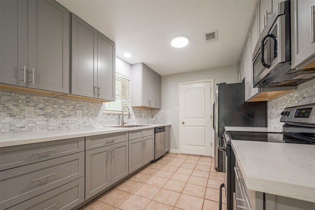 Building Photo - 10190 Dogwood Lp