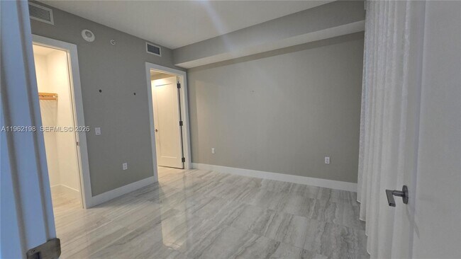 Building Photo - 100 E Las Olas Blvd