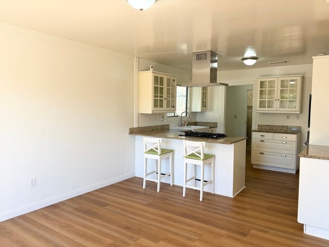 Building Photo - Dream Home with Pool. Updated Kitchen. Spa...