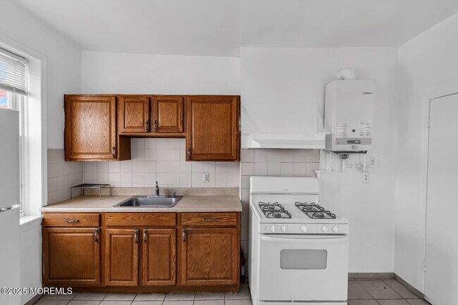 Building Photo - 720 Cortlandt St