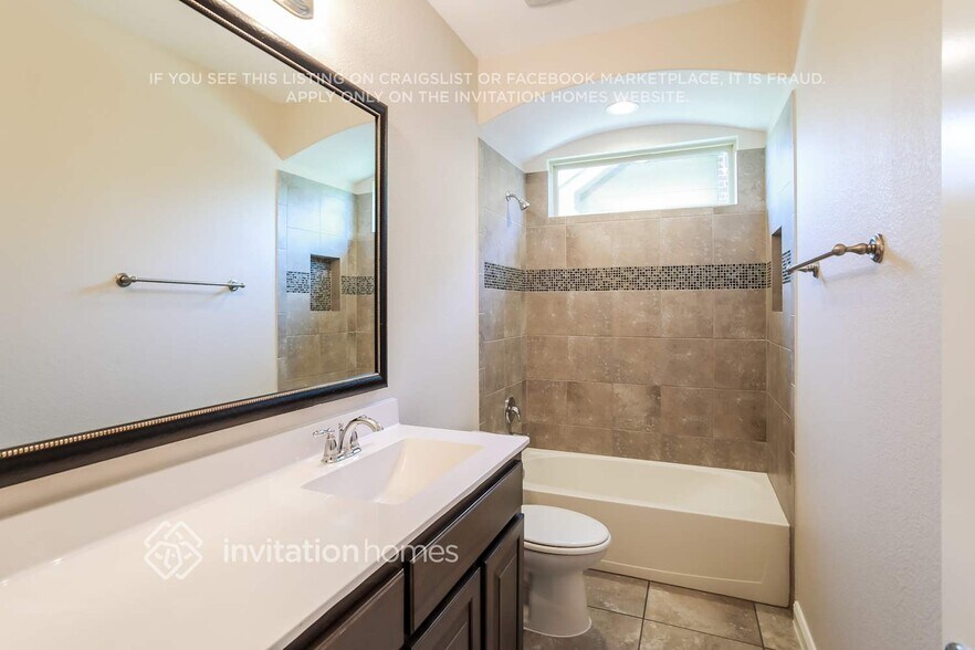 Building Photo - 1517 Bunting Dr