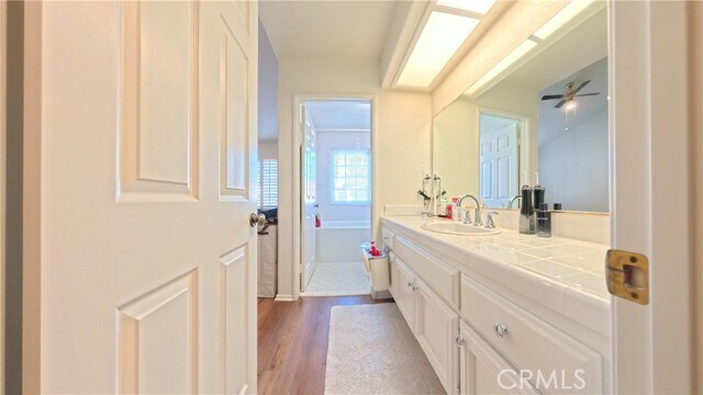 Building Photo - 415 E Bougainvillea Ln