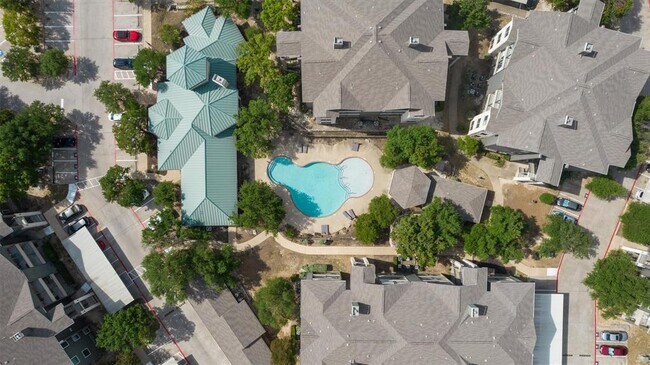 Building Photo - 2320 Gracy Farms Ln