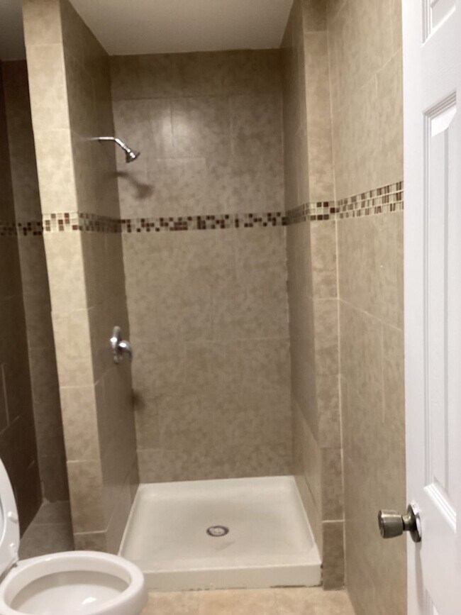 Building Photo - Move-In Ready | Two-Bedroom Apartment in Lakewood