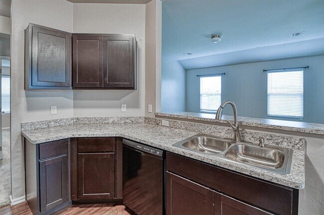 Building Photo - 1325 Quartz Pl