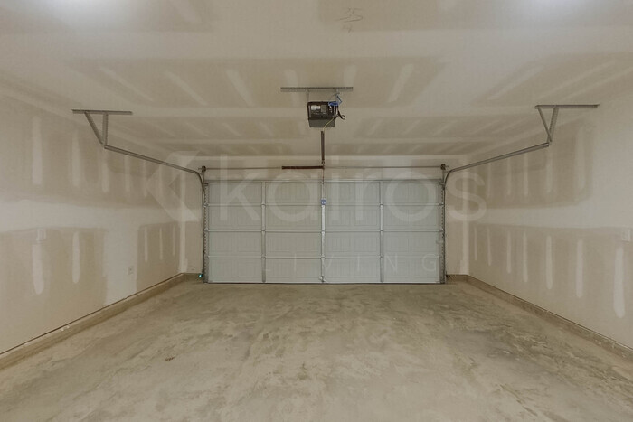 Building Photo - 106 Flat Rock Ml Trl
