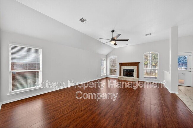 Building Photo - 1115 Willow Knoll