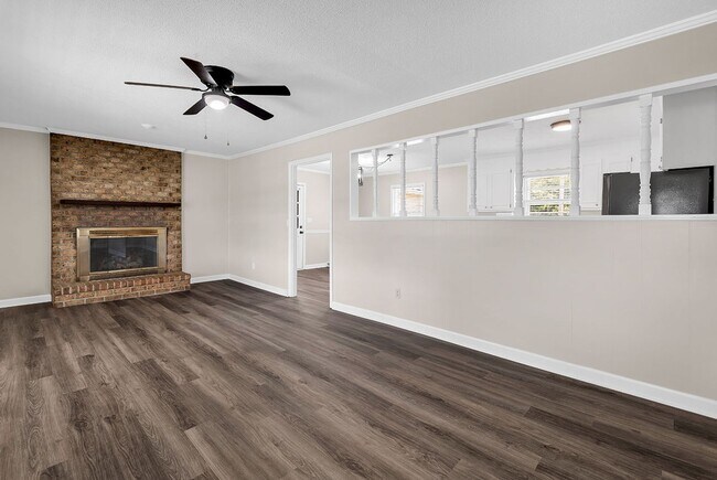 Building Photo - 1354 Rogers Rd