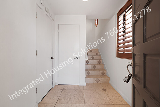 Building Photo - 567 Hygeia Ave